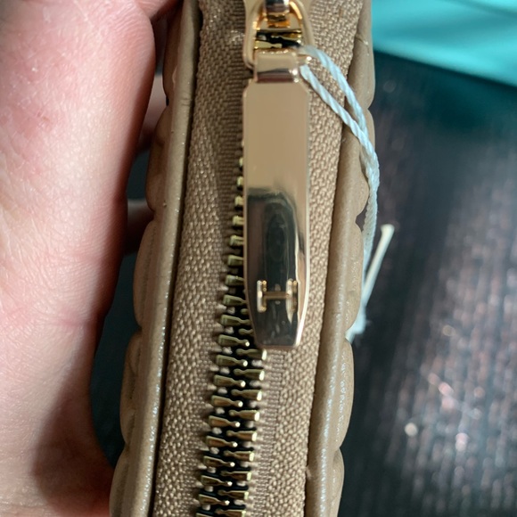 H by Halston Long Zipper Wallet in tan. NWT - Picture 4 of 5